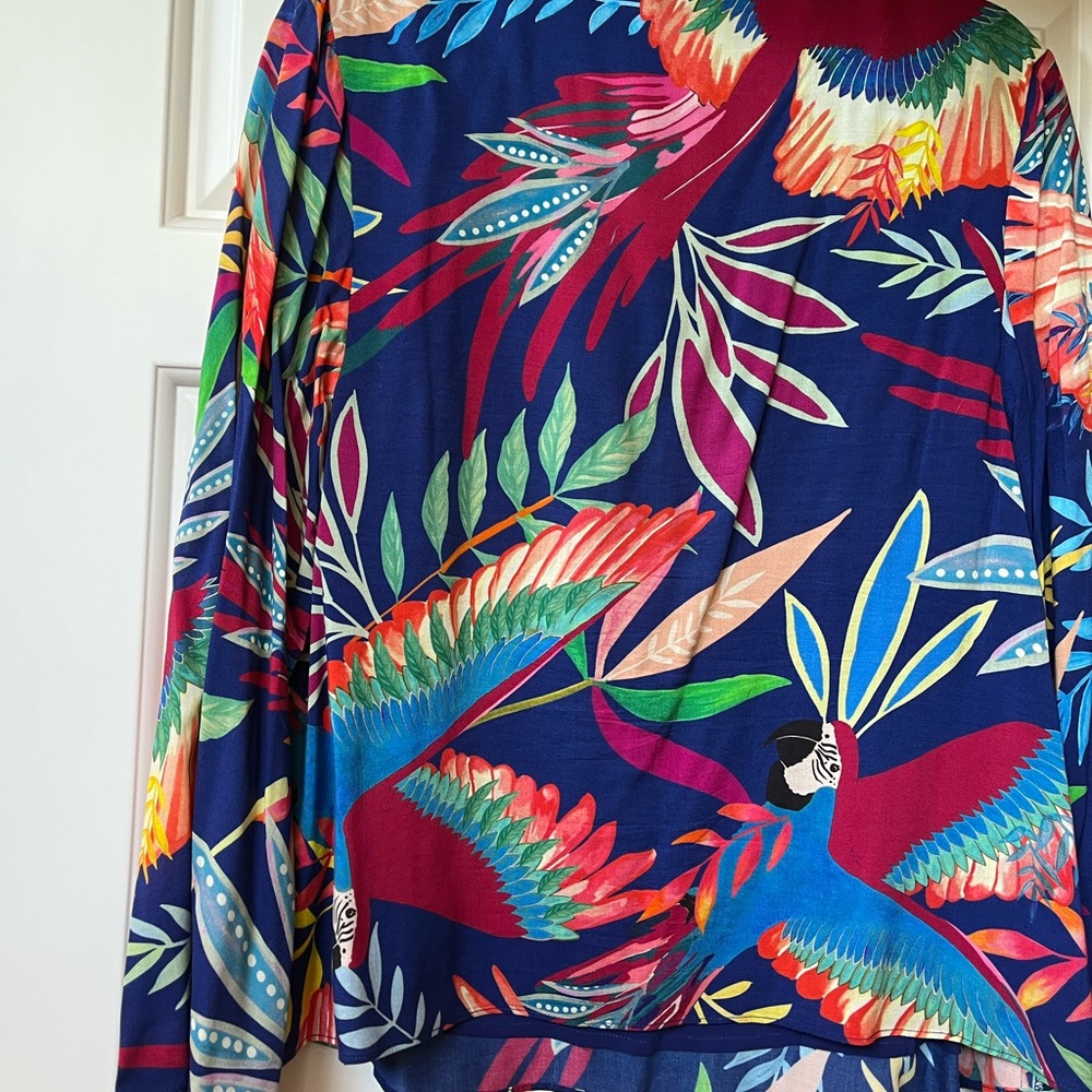 Farm Rio colorful tunic with V neck and long bell sleeves. No flaws.